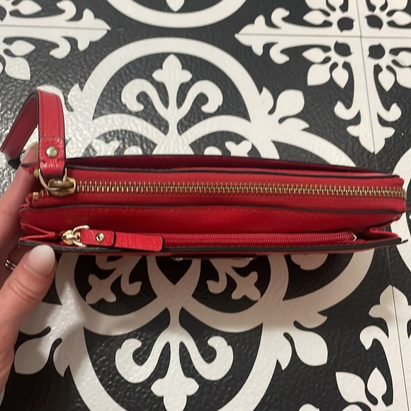 Red Kate Spade wristlet wallet - Picture 2 of 8